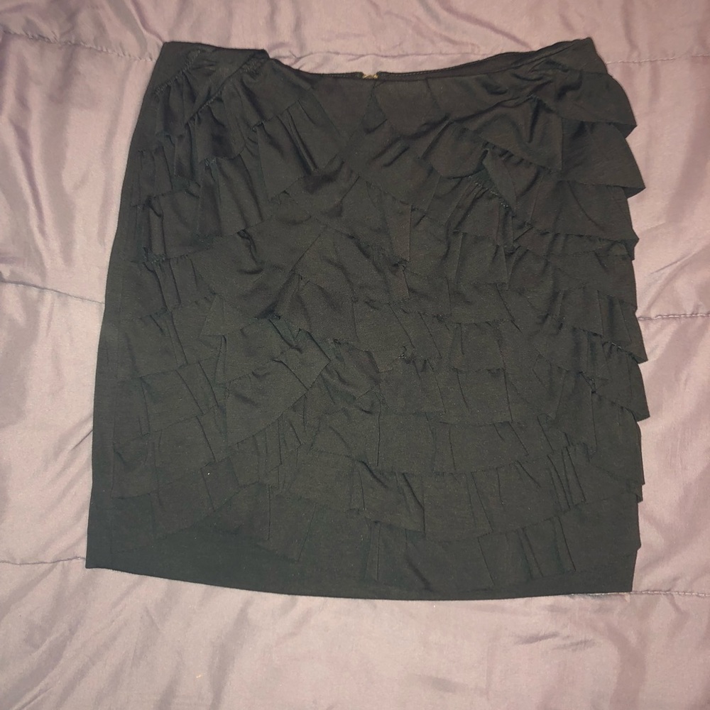 Olive green mini ruffled skirt. Size medium